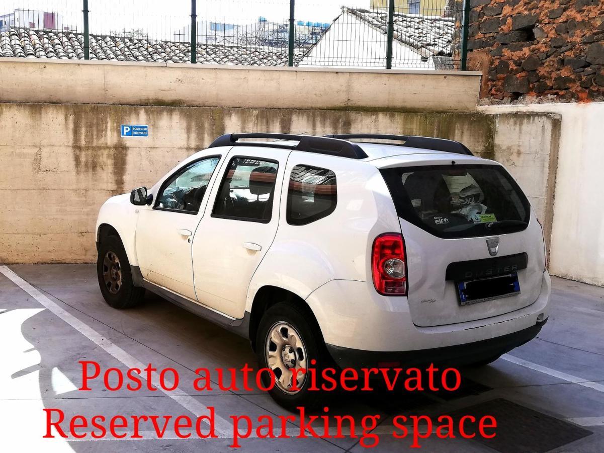 Friends & Family Apartment - Free Parking Car Catania Bagian luar foto