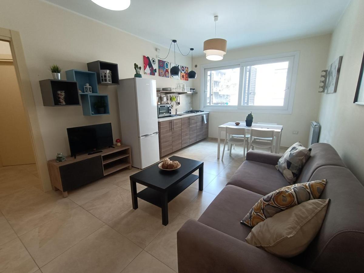 Friends & Family Apartment - Free Parking Car Catania Bagian luar foto