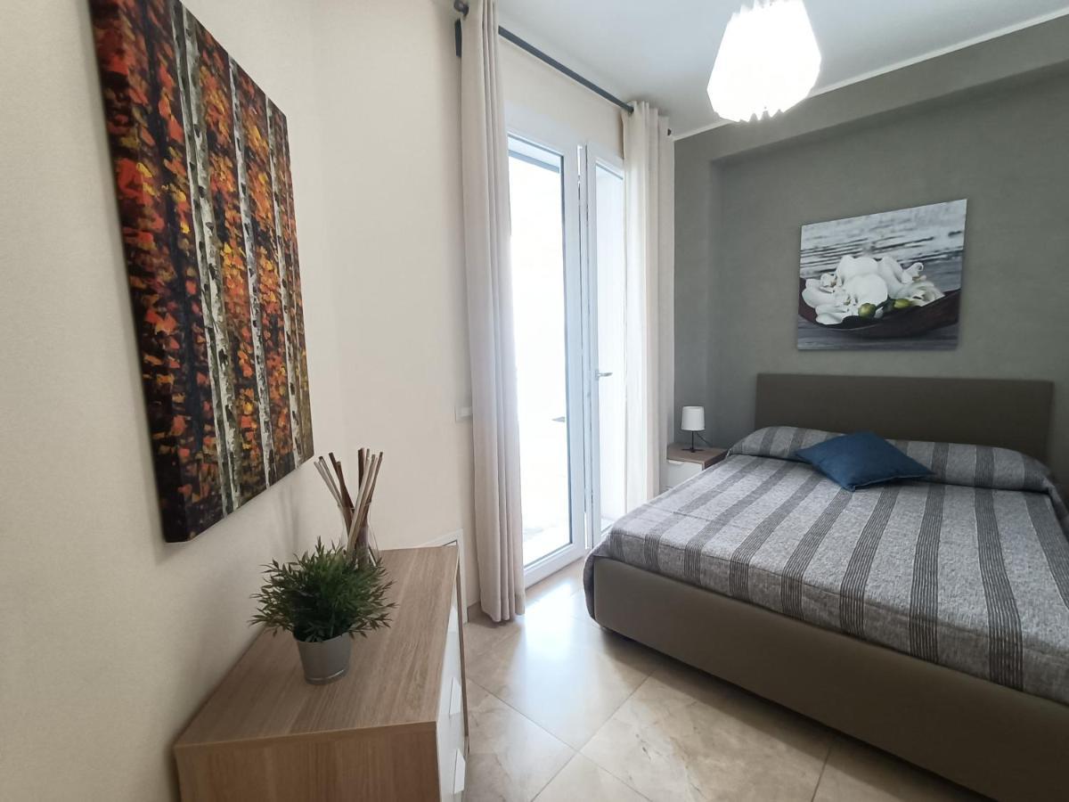 Friends & Family Apartment - Free Parking Car Catania Bagian luar foto