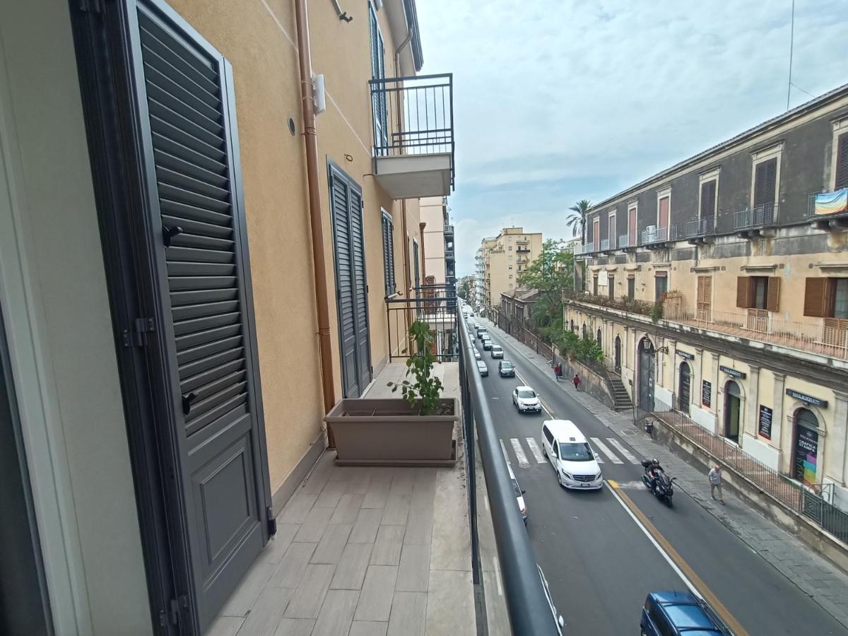 Friends & Family Apartment - Free Parking Car Catania Bagian luar foto